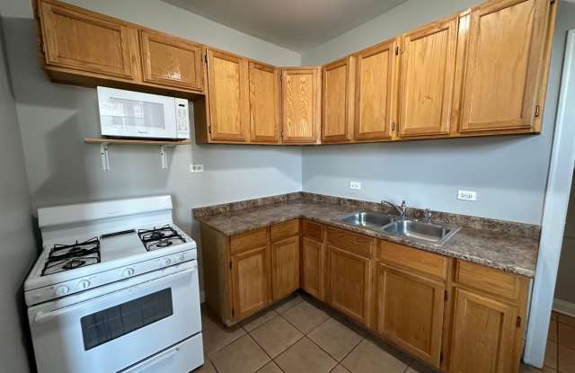 2204 N Avers Ave photos photos