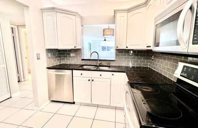 2865 Southwest 22nd Avenue photos photos