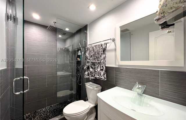 1408 Brickell Bay Dr Gallery 2