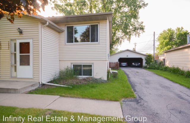 1822 42nd ST NW - 1822 42nd Street Northwest, Rochester, MN 55901