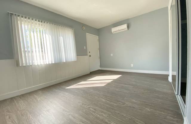 3365 W 85th St photos photos