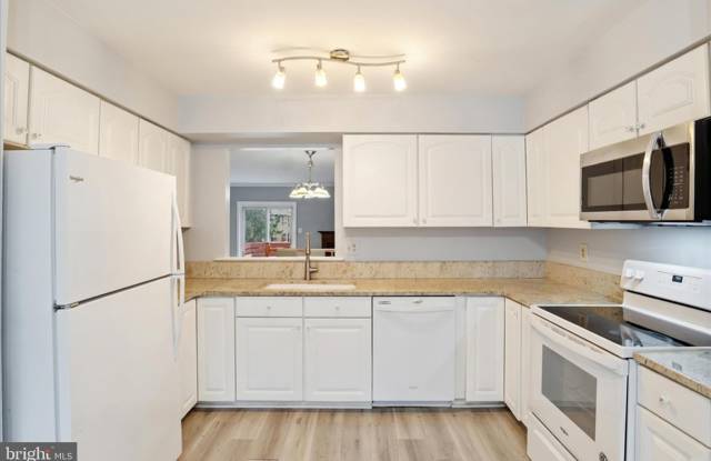 6105 CASTLETOWN Way Gallery 4