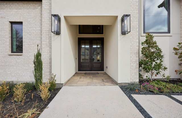 3845 Van Ness Lane Gallery 2