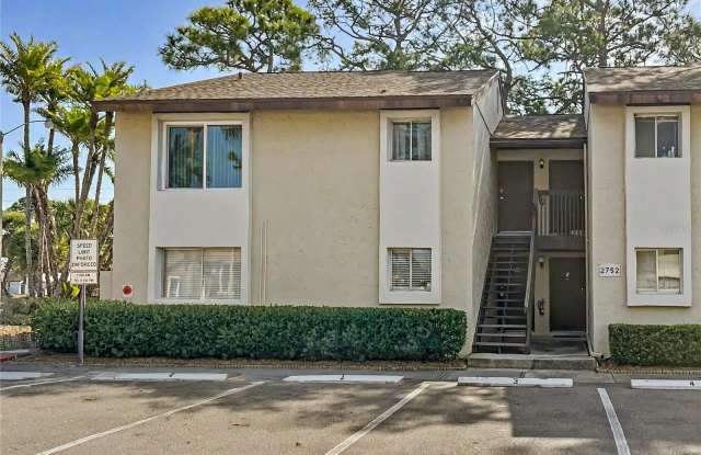 2752 HIDDEN LAKE Boulevard Gallery 2