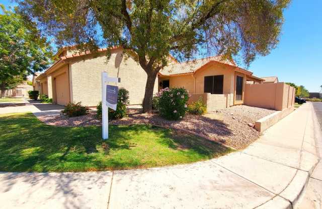 2 BEDROOM PATIO HOME IN AHWATUKEE! photos photos
