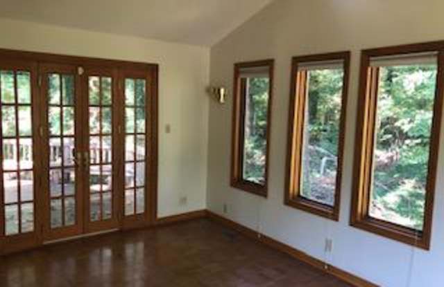 3302 BRUSH DRIVE Gallery 2