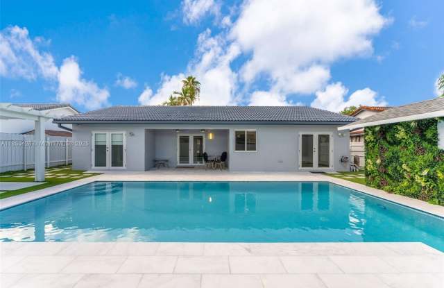14845 SW 174th St photos photos