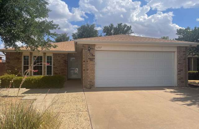 Pre-Leasing - 3 bed 2 bath photos photos