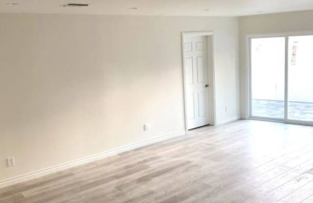 16910 Tribune Street Gallery 2