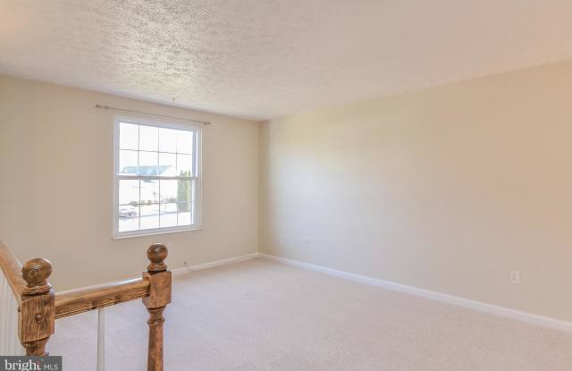 8316 WHITE STAR COURT Gallery 3