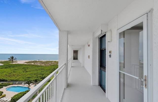 1480 Ocean Drive Gallery 2