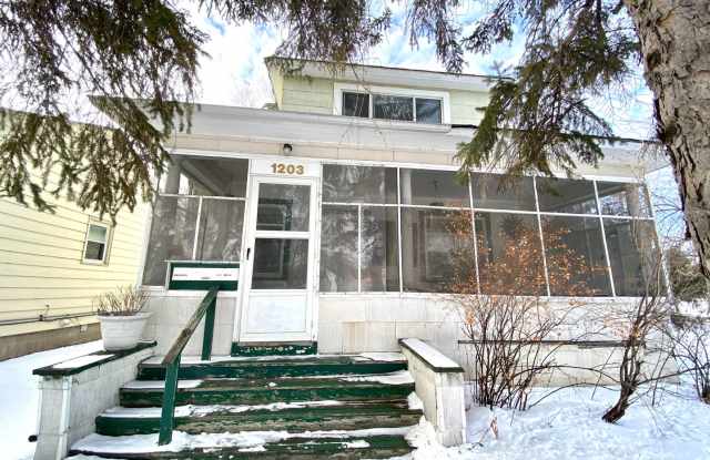 3 Bed 2 Bath Home Near Concordia  MSUM! - 1203 6th Street South, Moorhead, MN 56560