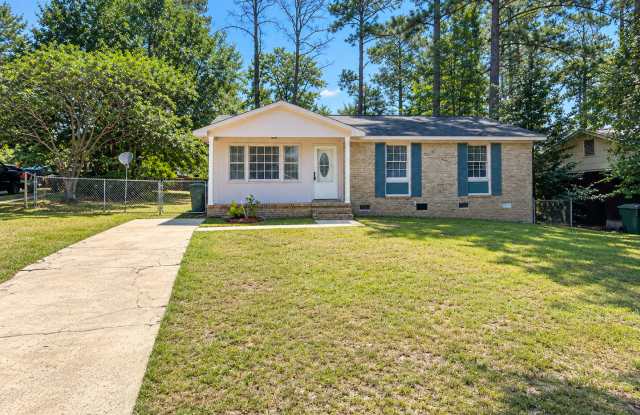 Charming 3-bedroom home conveniently located in Southeast Columbia! $500 OFF FIRST FULL MONTH! photos photos
