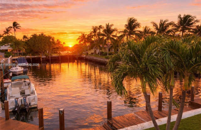 301 E Mcnab Rd photos photos