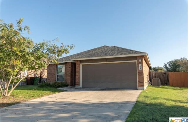 204 Windridge Drive - 204 Windridge Drive, Lockhart, TX 78644