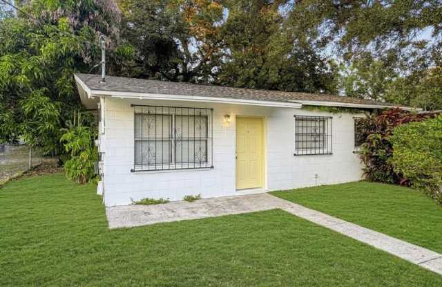 Freshly Updated 4-Bedroom Home for Rent in Tampa, FL Gallery 3