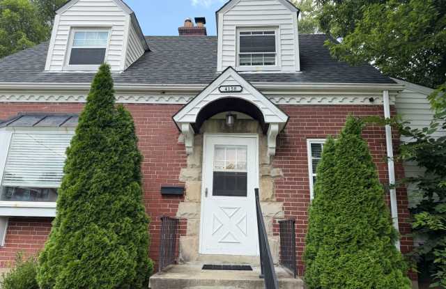 Cute Cape Cod 3 bed, 1.5 bath - READY NOW! photos photos