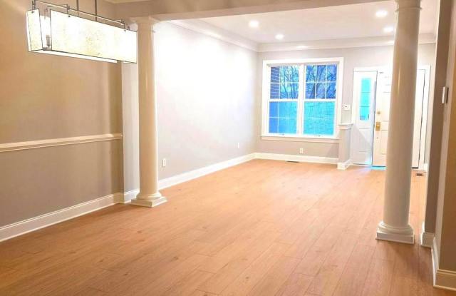 2336 S WHITTMORE Street Gallery 4