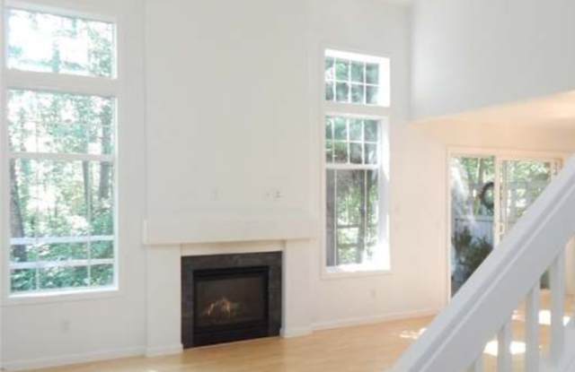 561 Elma Ave Ne Gallery 4