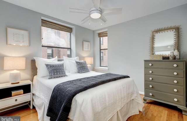 1438 Meridian Place Northwest Gallery 3