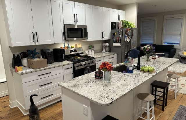 1044 Washington Avenue - 2 photos photos