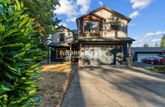 Spacious 5BR Hillsboro Home - Vaulted Ceilings, Fenced Yard & 2-Car Garage photos photos
