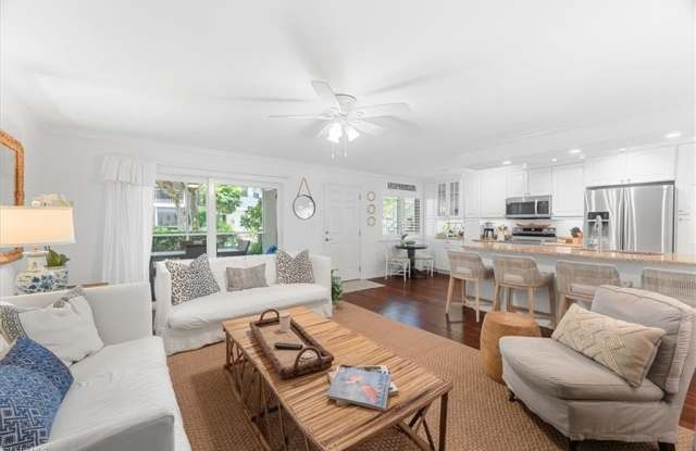 380 4th Ave S unit: 380 photos photos