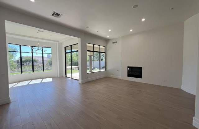 7775 E FLEDGLING Drive Gallery 4