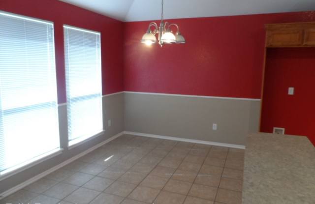 605 Hedgewood Dr Gallery 3