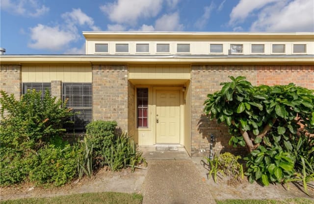 1818 Rodd Field - 1818 Rodd Field Rd, Corpus Christi, TX 78412