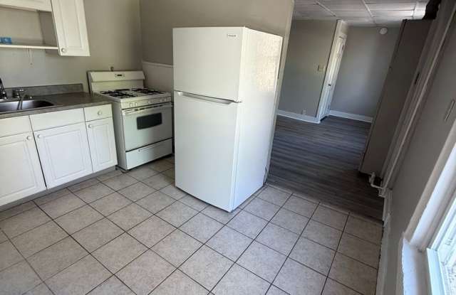 910 Downer Ave Utica photos photos