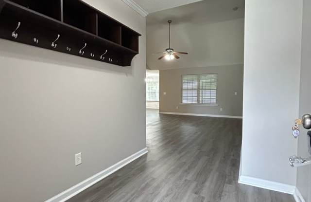 Inviting 3-Bedroom Home in The Lakes at Cottonvale Gallery 4