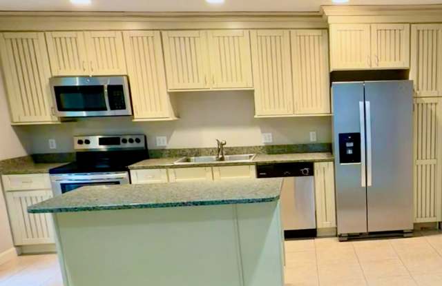 Top-Floor South End Villa Near Coligny Beach- Available Now! photos photos