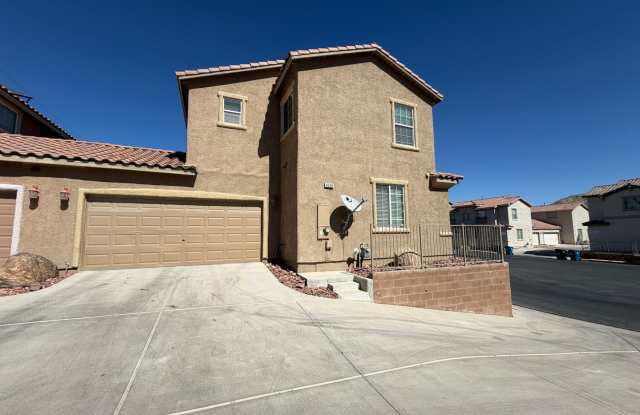 Loan Mountain 2 story Gallery 3