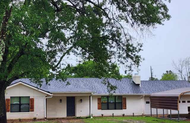 495 Crittenden Rd photos photos