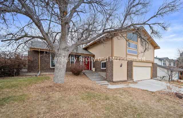4 Bed/3 Bath, 2,849 Sqft - 5649 S Kingston Way Englewood, CO 80111 - 5649 South Kingston Way, Cherry Creek, CO 80111