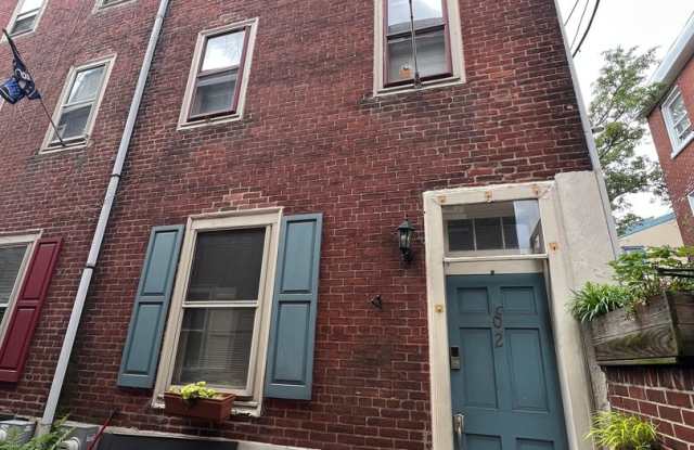 Gorgeous 2-Bedroom Townhome in Society Hill! Available NOW! photos photos