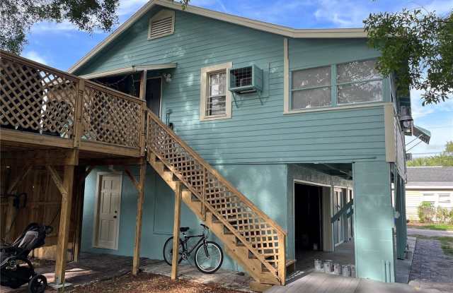 1135 QUEEN STREET N - 1135 Queen Street North, St. Petersburg, FL 33713
