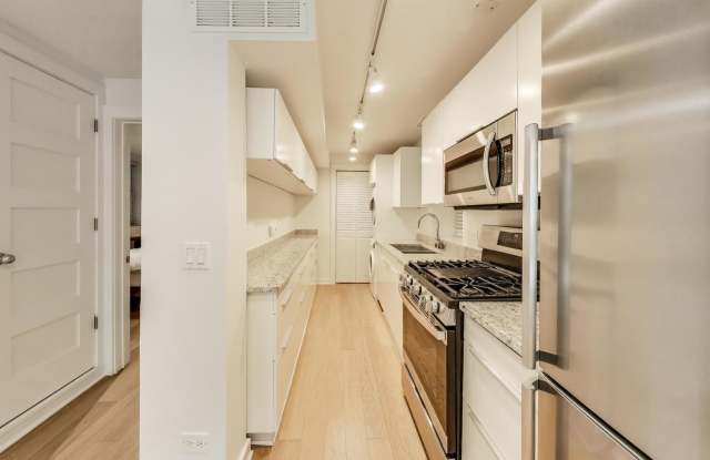2142 N Oakley Avenue Gallery 4