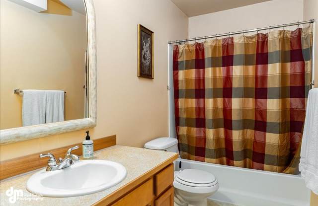 Move-In Ready, Fully Furnished 1BR/1BA Near UMED – Ideal for Traveling Professionals Gallery 3