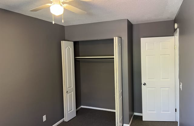 1905 East Florida Avenue - A photos photos
