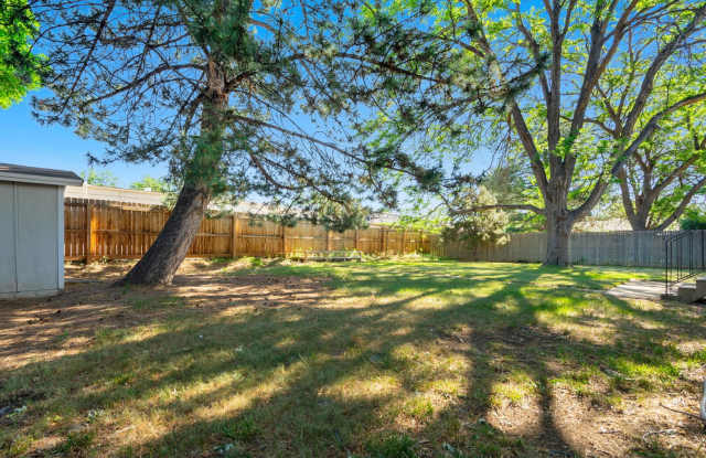 2108 Applewood photos photos