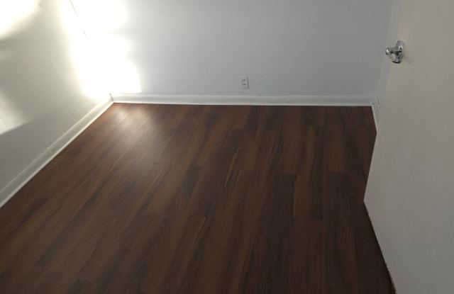 5006 Homestead St Gallery 2