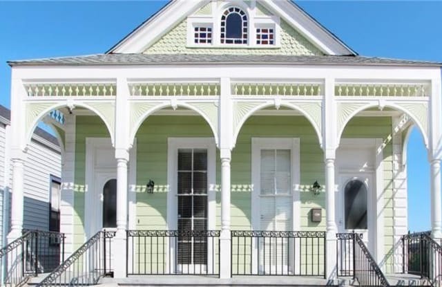 1176 MAGAZINE Street - 1176 Magazine Street, New Orleans, LA 70130