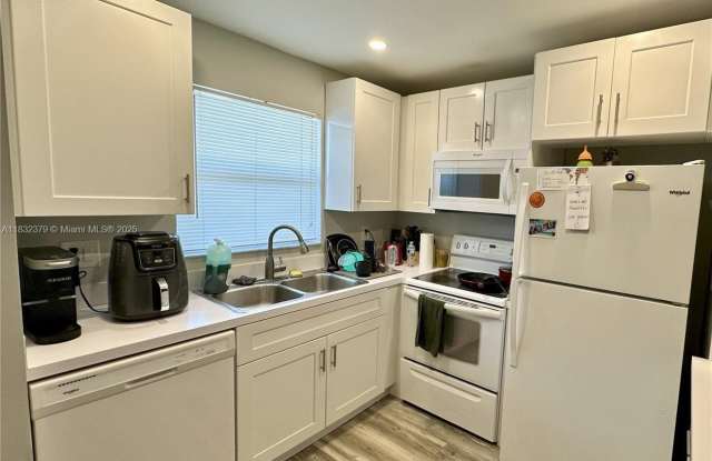 2755 W Atlantic Ave photos photos