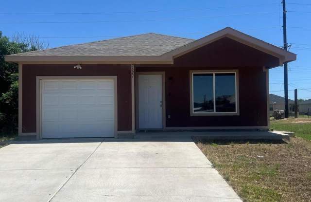 2627 Globe Avenue photos photos
