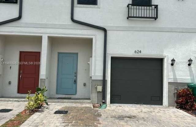 624 SW 12th St photos photos