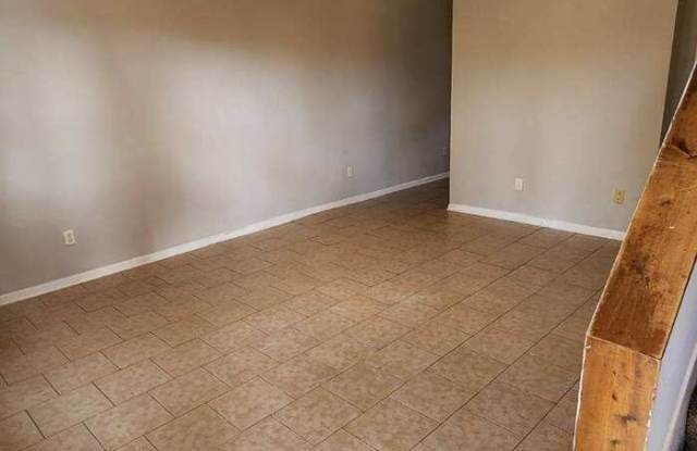 123 Bradleyville Road Gallery 3