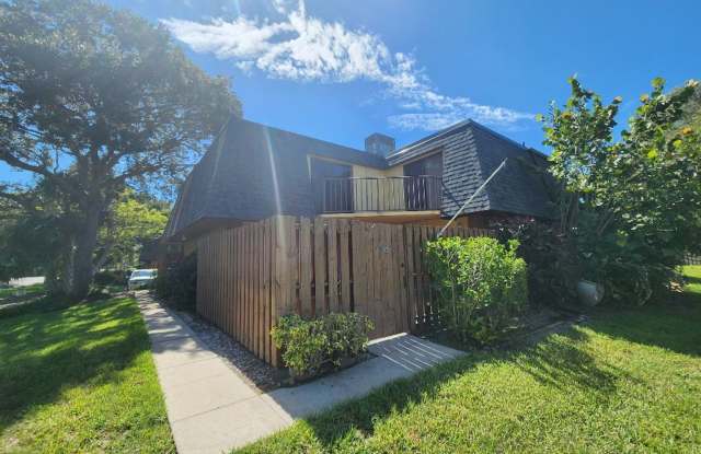 Well maintained 2/2.5 Cedar Dunes Townhome photos photos