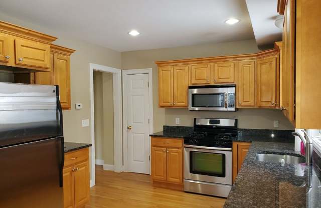 Remodeled 2-Bedroom Townhouse in Maynard Gallery 4